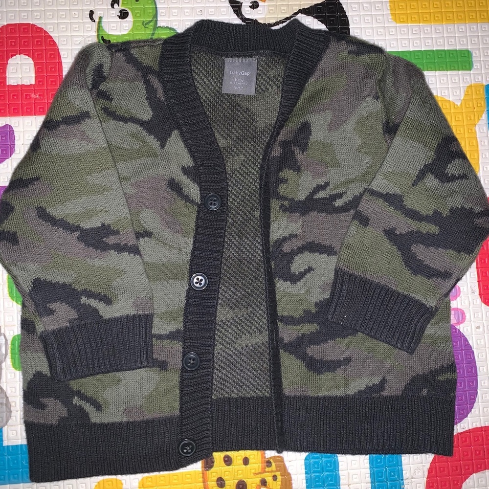 Gap cardigan camo